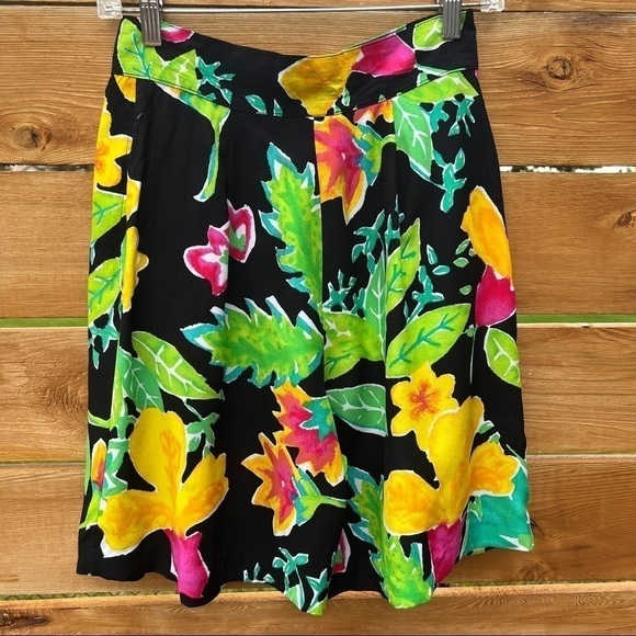 Vintage Pleated High Rise Colourful Lightweight Wide Leg Trouser Shorts - Picture 2 of 10